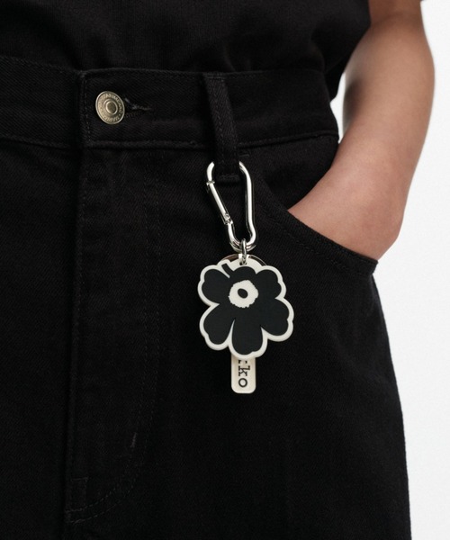 marimekko(マリメッコ)の「【ZOZO限定 ノベルティ付】Roadie / CASH&CARRY shoulder bag&【ZOZO限定】《kioski》Aallokas Uni / key chain(ショルダーバッグ・レディース・ブラック・FREE)」の11枚目の写真