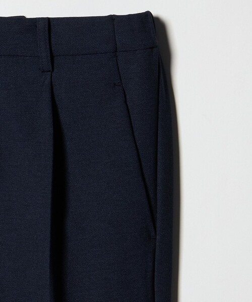 A DAY IN THE LIFE UNITED ARROWS(アデイインザライフユナイテッドアローズ)の「ロイヤルオックス タックストレートパンツ ‐セットアップ対応・ウォッシャブル‐<A DAY IN THE LIFE>(スラックス・レディース・ネイビー/ベージュ・40/38/36)」の17枚目の写真