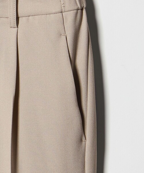 A DAY IN THE LIFE UNITED ARROWS(アデイインザライフユナイテッドアローズ)の「ロイヤルオックス タックストレートパンツ ‐セットアップ対応・ウォッシャブル‐<A DAY IN THE LIFE>(スラックス・レディース・ネイビー/ベージュ・40/38/36)」の9枚目の写真