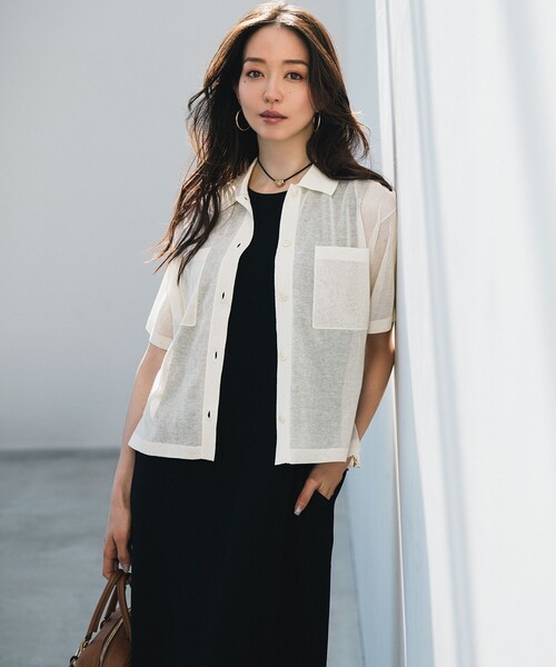 23区(ニジュウサンク)の「シアー ポロニット(ニット/セーター・レディース・ブラック系/レッド系/アイボリー系/ダークブラウン系・38)」の6枚目の写真