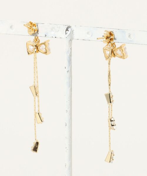 tone(トーン)の「【kiki&yuyu】リボンと3粒ガラス付きロング二連ピアス(MA)(ピアス(両耳用)・レディース・シルバー/ゴールド・FREE)」の3枚目の写真