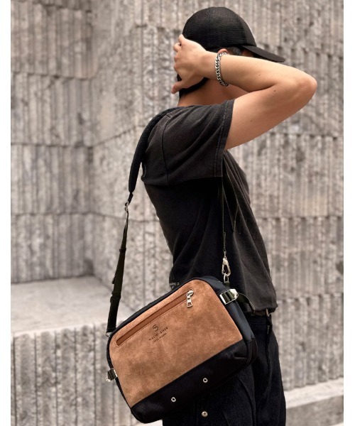 master-piece（マスターピース）の「master-piece / Grave ショルダーバッグ / No.03173（ショルダーバッグ・メンズ・ネイビー/ブラック・FREE）」の2枚目の写真