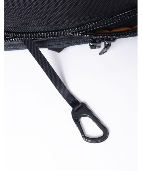 master-piece（マスターピース）の「master-piece / Grave ショルダーバッグ / No.03173（ショルダーバッグ・メンズ・ネイビー/ブラック・FREE）」の5枚目の写真