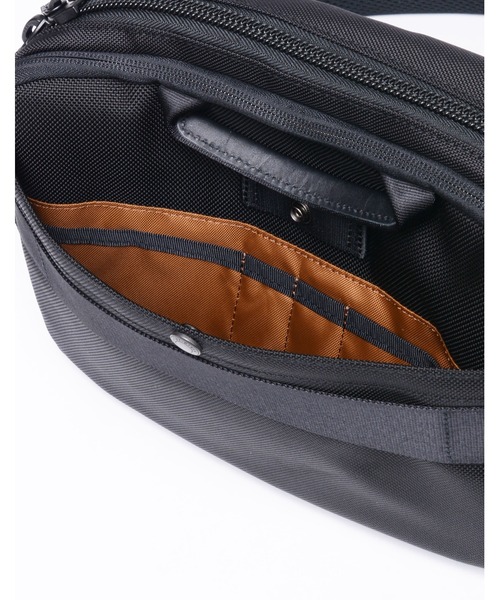 master-piece（マスターピース）の「master-piece / Grave ショルダーバッグ / No.03173（ショルダーバッグ・メンズ・ネイビー/ブラック・FREE）」の9枚目の写真