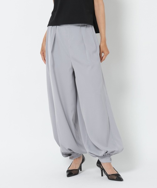 HEREIAM(ヘレイアム)の「【HEREIAM】ドレープバルーンパンツ(その他パンツ・レディース・カーキ系/ブラック/グレイッシュブルー・MEDIUM/SMALL)」の1枚目の写真