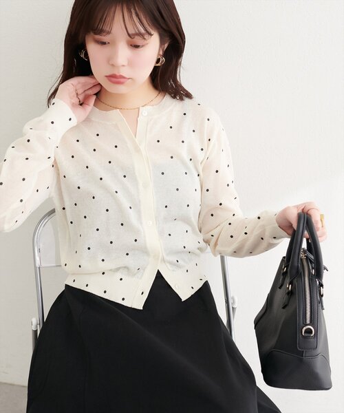 natural couture（ナチュラルクチュール）の「ドットシアーカーディガン（カーディガン/ボレロ・レディース・ベージュ/チャコールグレー/グレー/オフホワイト/ブラック・FREE）」の7枚目の写真