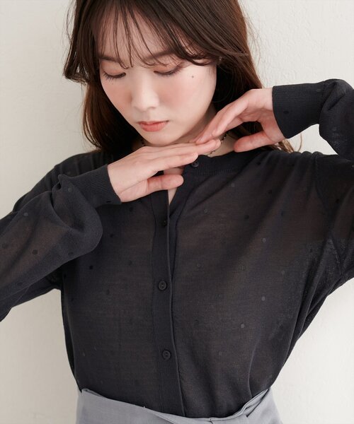 natural couture（ナチュラルクチュール）の「ドットシアーカーディガン（カーディガン/ボレロ・レディース・ベージュ/チャコールグレー/グレー/オフホワイト/ブラック・FREE）」の16枚目の写真
