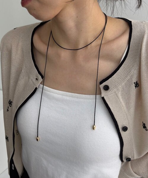CAPRICIEUX LE'MAGE（カプリシューレマージュ）の「〈GOLDY/ゴールディ〉ドロップコードチョーカー（ネックレス・レディース・ブラック/ブラウン・FREE）」の3枚目の写真