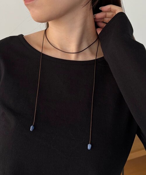 CAPRICIEUX LE'MAGE（カプリシューレマージュ）の「〈GOLDY/ゴールディ〉ドロップコードチョーカー（ネックレス・レディース・ブラック/ブラウン・FREE）」の6枚目の写真