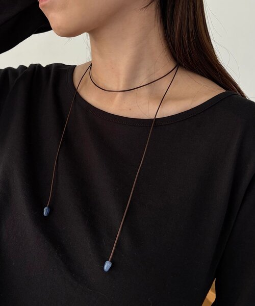 CAPRICIEUX LE'MAGE（カプリシューレマージュ）の「〈GOLDY/ゴールディ〉ドロップコードチョーカー（ネックレス・レディース・ブラック/ブラウン・FREE）」の7枚目の写真