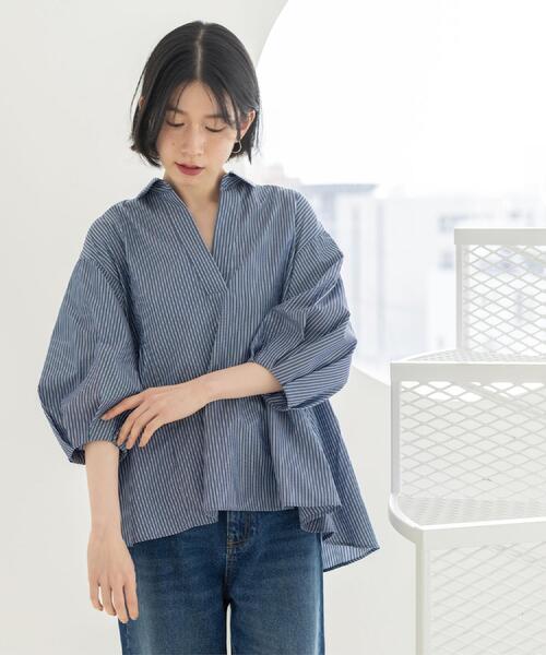 OPAQUE.CLIP(オペークドットクリップ)の「スキッパーペプラムブラウス【洗濯機OK】(シャツ/ブラウス・レディース・ホワイト系3/ライトイエロー系3/ネイビー系2/チャコール/ライトブルー・38/40/42)」の10枚目の写真