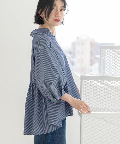 OPAQUE.CLIP(オペークドットクリップ)の「スキッパーペプラムブラウス【洗濯機OK】(シャツ/ブラウス・レディース・ホワイト系3/ライトイエロー系3/ネイビー系2/チャコール/ライトブルー・38/40/42)」の11枚目の写真