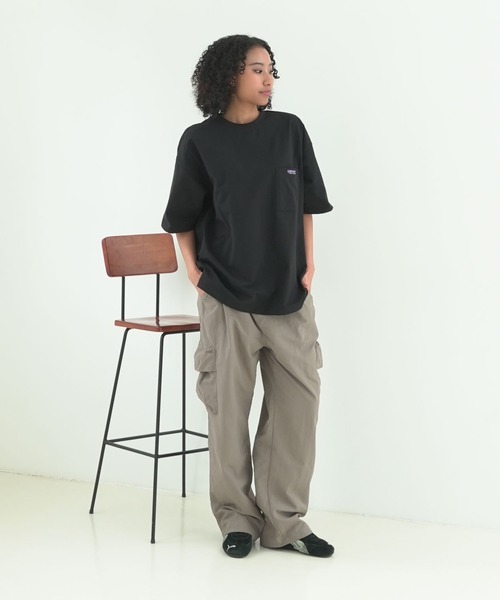 ragged mountain(ラギットマウンテン)の「【RAGGED MOUNTAIN/ラギットマウンテン】【驚きの軽さ・エアライト】BARTLETT/バートレット オーバーサイズ ポケットTシャツ ストレッチ・速乾 涼しい・ベタつかない 吸汗(Tシャツ/カットソー・メンズ・カーキ/ブラック/チャコールグレー/ネイビー・X-LARGE/LARGE/MEDIUM)」の16枚目の写真