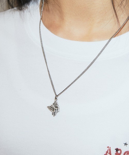 MAHAGRID（マハグリッド）の「『mahagrid/マハグリッド』MELTING BUTTERFLY NECKLACE/メルティング バタフライ ネックレス（ネックレス・レディース・シルバー・FREE）」の2枚目の写真