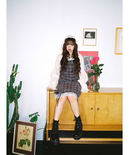 jouetie(ジュエティ)の「【MINAMI×jouetie】シャーリングキャミワンピース(ワンピース・レディース・ブルー/ブラック/ブラウン・MEDIUM)」の10枚目の写真