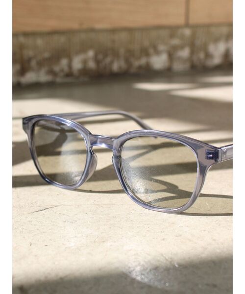 Ungrid(アングリッド)の「クリアグレーフレームサングラス(サングラス・レディース・ライトグレー・FREE)」の3枚目の写真