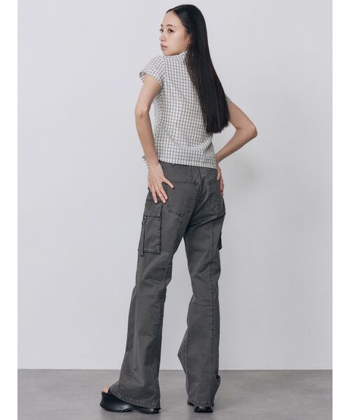 MURUA(ムルーア)の「フレアカーゴパンツ 夏服(カーゴパンツ・レディース・グレー/ベージュ・2/1)」の17枚目の写真