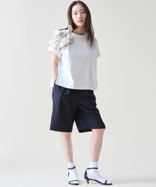 Tiara(ティアラ)の「ショルダーリボンTシャツ(Tシャツ/カットソー・レディース・ブラック/ホワイト×ブラック/ホワイト・FREE)」の6枚目の写真
