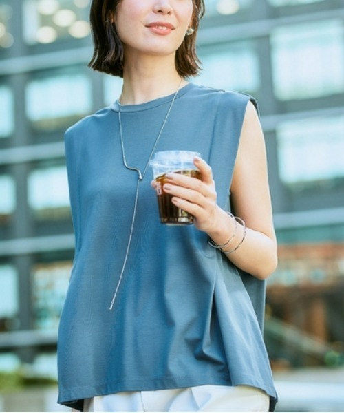 7days Life Styling（セブンデイズライフスタイリング）の「【接触冷感】シルケット加工サイドスリットフレンチスリーブトップス（Tシャツ/カットソー・レディース・ネイビー/ブルーグレー/オフホワイト/チャコール/ライトベージュ・LL/L/M/S/3L）」の3枚目の写真