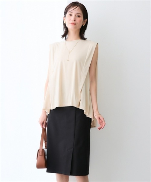 7days Life Styling（セブンデイズライフスタイリング）の「【接触冷感】シルケット加工サイドスリットフレンチスリーブトップス（Tシャツ/カットソー・レディース・ネイビー/ブルーグレー/オフホワイト/チャコール/ライトベージュ・LL/L/M/S/3L）」の6枚目の写真