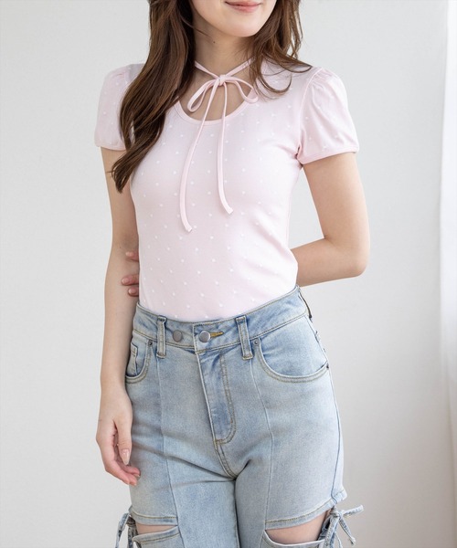 clear（クリア）の「フロントリボンドットプリント半袖カットソー［骨格ウェーブ/ガーリー/パフスリーブトップス］（Tシャツ/カットソー・レディース・ピンク/オフホワイト/ブラック・F）」の3枚目の写真