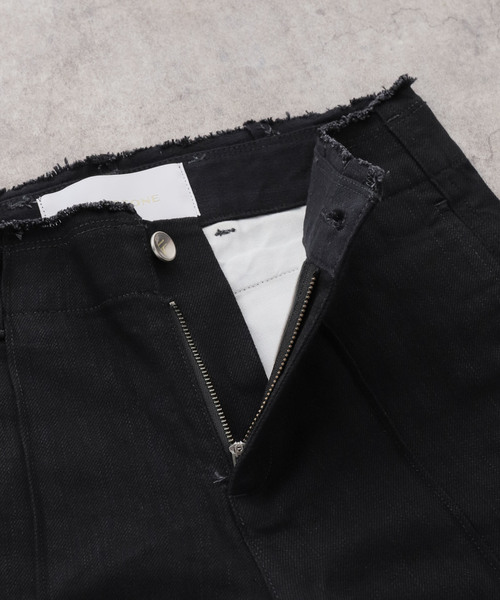 LIVINGTONE(リヴィントーン)の「LIVINGTONE DMITRI BERMUDA LT-DMITTI-B-10:ハーフパンツ(その他パンツ・レディース・ブラック・MEDIUM/SMALL)」の5枚目の写真