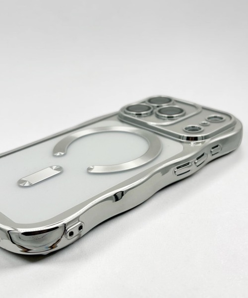 Fun & Daily(ファンアンドデイリー)の「MagSafe対応 Wave Metalic iPhone 16 17 Pro ProMax Case / アイフォンケース(スマホケース/カバー・レディース・ブラック/シルバー/オレンジ・iPhone 16/iPhone 16 Pro/iPhone 17/iPhone 17 Pro/iPhone 17 Pro Max/iPhone 16 Pro Max)」の10枚目の写真