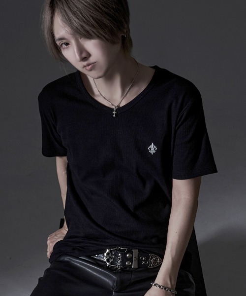 RUDOL(ルドル)の「『RUDOL/ルドル』ワンポイント刺繍テレコVネックTEE(Tシャツ/カットソー・メンズ・ブラック/ホワイト・L/M)」の14枚目の写真