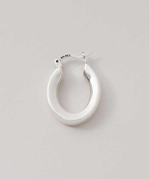 lavera(ラヴェーラ)の「Laver ラバー OVAL ピアス 26SSER02(ピアス(両耳用)・レディース・シルバー・FREE)」の4枚目の写真