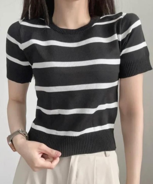 semplice（センプリチェ）の「Ｔシャツ【韓国ファッション】（Tシャツ/カットソー・レディース・ブラック/グリーン/ホワイト/ベージュ/ブルー・F）」の2枚目の写真