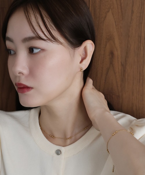 J by blue(ジェイバイブルー)の「ボールモチーフピアス / サージカルステンレス(ピアス(両耳用)・レディース・ゴールド/シルバー・FREE)」の1枚目の写真