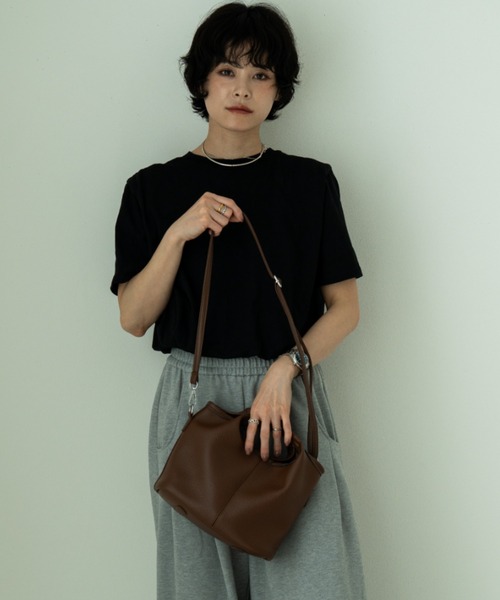 DEVICE(デバイス)の「ラウンドハンドル 2WAY ミニトートバッグ ショルダーバッグ(ポーチ付き)(ハンドバッグ・レディース・ブラック/ブラウン・FREE)」の21枚目の写真