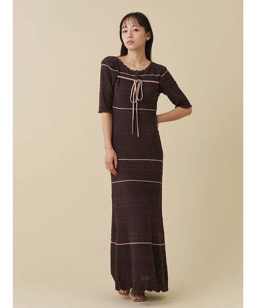 SNIDEL(スナイデル)の「クロシェライクロングニットワンピース(ワンピース・レディース・ブラック/ブラウン/ホワイト・F)」の7枚目の写真