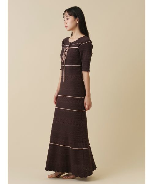 SNIDEL(スナイデル)の「クロシェライクロングニットワンピース(ワンピース・レディース・ブラック/ブラウン/ホワイト・F)」の9枚目の写真