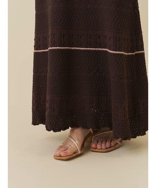 SNIDEL(スナイデル)の「クロシェライクロングニットワンピース(ワンピース・レディース・ブラック/ブラウン/ホワイト・F)」の13枚目の写真