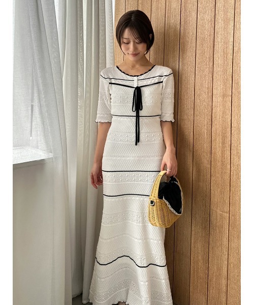 SNIDEL(スナイデル)の「クロシェライクロングニットワンピース(ワンピース・レディース・ブラック/ブラウン/ホワイト・F)」の15枚目の写真