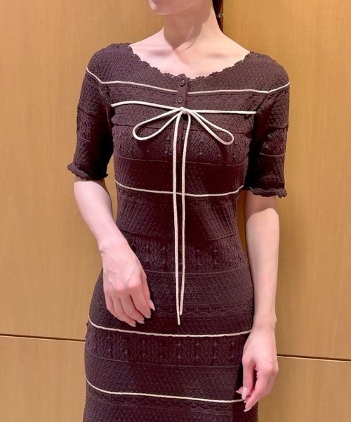 SNIDEL(スナイデル)の「クロシェライクロングニットワンピース(ワンピース・レディース・ブラック/ブラウン/ホワイト・F)」の20枚目の写真