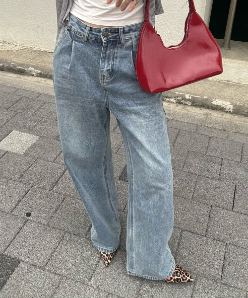 millioncor（ミリオンコール）の「[間期準備] ルシェ キャットブラシ ワンタック ワイドパンツ（デニムパンツ・レディース・その他・LARGE/X-LARGE/SMALL/MEDIUM）」の2枚目の写真