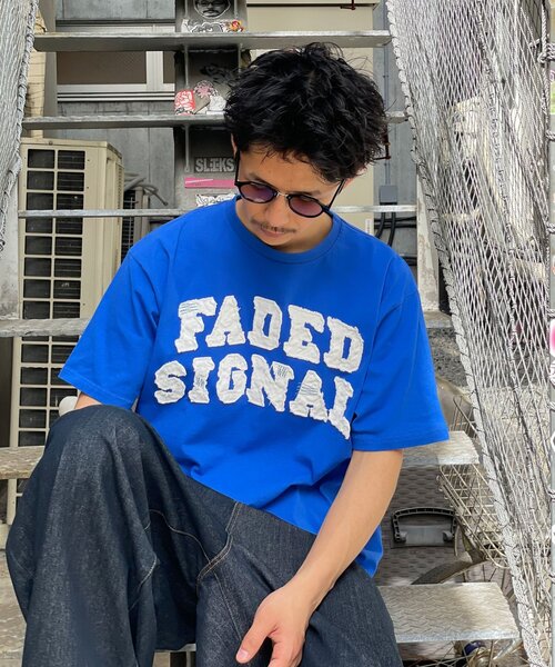 CIAOPANIC(チャオパニック)の「グランジフェルトロゴTシャツ(Tシャツ/カットソー・レディース・チャコールグレー/ブルー・MEDIUM/LARGE)」の1枚目の写真