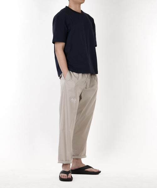 AOG PROJECT(エイオージープロジェクト)の「ライトベーシックテーパードパンツ(ベージュ)(スラックス・メンズ・ベージュ・LARGE/X-LARGE)」の6枚目の写真