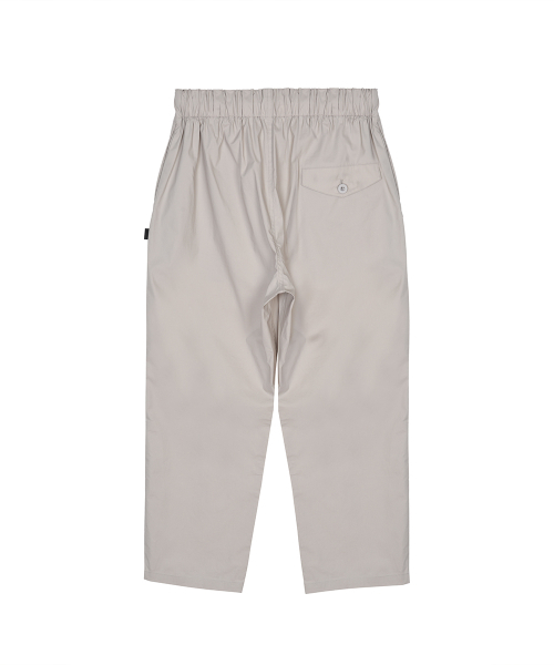 AOG PROJECT(エイオージープロジェクト)の「ライトベーシックテーパードパンツ(ベージュ)(スラックス・メンズ・ベージュ・LARGE/X-LARGE)」の8枚目の写真
