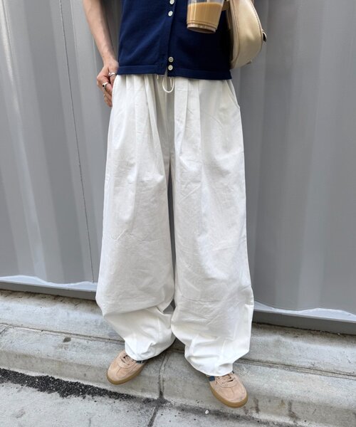 w closet(ダブルクローゼット)の「イージーギャザーPT(その他パンツ・レディース・ピンク/ネイビー/オフホワイト・MEDIUM/SMALL)」の4枚目の写真