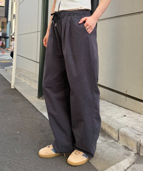w closet(ダブルクローゼット)の「イージーギャザーPT(その他パンツ・レディース・ピンク/ネイビー/オフホワイト・MEDIUM/SMALL)」の10枚目の写真