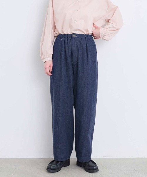 l'atelier du savon(アトリエドサボン)の「6オンスやわらかデニム カーブパンツ(その他パンツ・レディース・ブラウン/ネイビー・FREE)」の2枚目の写真
