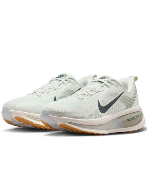 NIKE(ナイキ)の「ナイキ ボメロ 18 メンズ ロード ランニングシューズ / Nike Vomero 18 Men's Road Running Shoes HM6803-020 Spruce Aura(スニーカー・メンズ・グリーン系その他・24.5/25.5/25/28.5/28/27.5/27/26.5/26/24/29.5/29)」の5枚目の写真