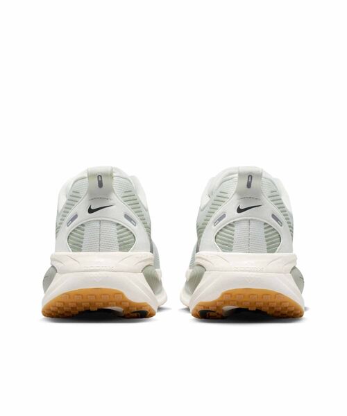 NIKE(ナイキ)の「ナイキ ボメロ 18 メンズ ロード ランニングシューズ / Nike Vomero 18 Men's Road Running Shoes HM6803-020 Spruce Aura(スニーカー・メンズ・グリーン系その他・24.5/25.5/25/28.5/28/27.5/27/26.5/26/24/29.5/29)」の4枚目の写真