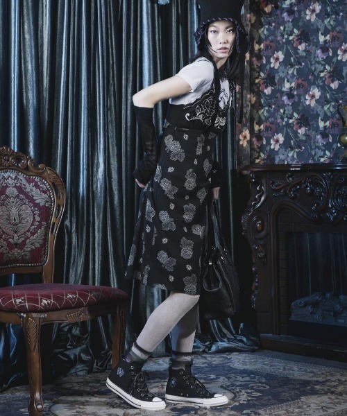 ANNA SUI(アナスイ)の「CONVERSE ALL STAR AGED HI / ANNA SUI BLACK/PURPLE(スニーカー・レディース・ブラック・23cm/25cm/24.5cm/24cm/23.5cm)」の3枚目の写真