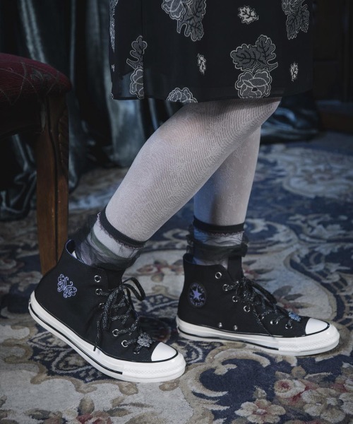 ANNA SUI(アナスイ)の「CONVERSE ALL STAR AGED HI / ANNA SUI BLACK/PURPLE(スニーカー・レディース・ブラック・23cm/25cm/24.5cm/24cm/23.5cm)」の2枚目の写真