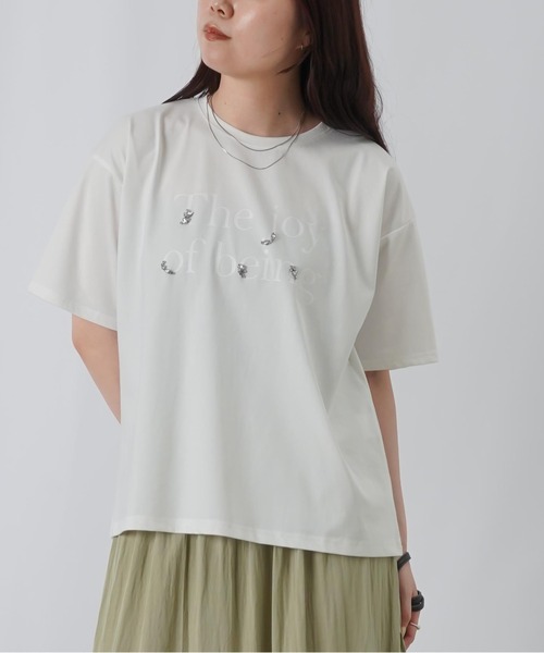LUCA/LADY LUCK LUCA(ルカ/レディラックルカ)の「LC/LLL ビジューT/ラインストーンモチーフT(Tシャツ/カットソー・レディース・ブルー/オフホワイト/オレンジ/チャコールグレー・FREE)」の2枚目の写真