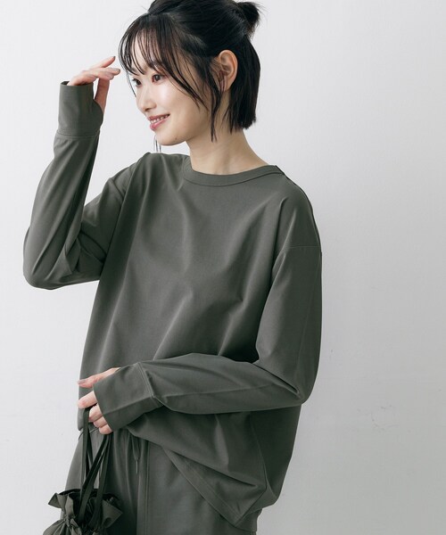 Dessin(デッサン)の「【吸水速乾/UVカット】ラッシュガード ロングTシャツ(Tシャツ/カットソー・レディース・ナチュラル/ダークグレー・01/04/03/02)」の3枚目の写真